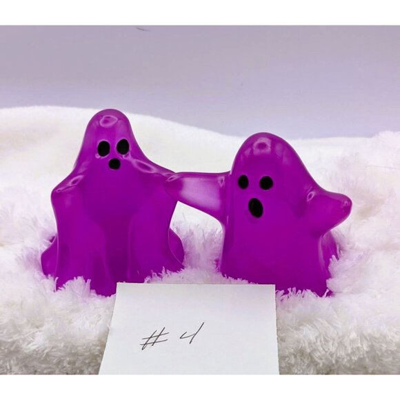 Glow-in-the-Dark Ghosts Set of 2 Purple to Blue 3" Tall Handcrafted Resin NEW - Picture 4 of 9